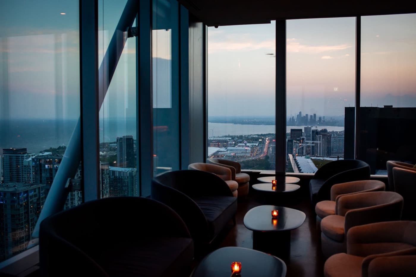 Aera Lounge, inside