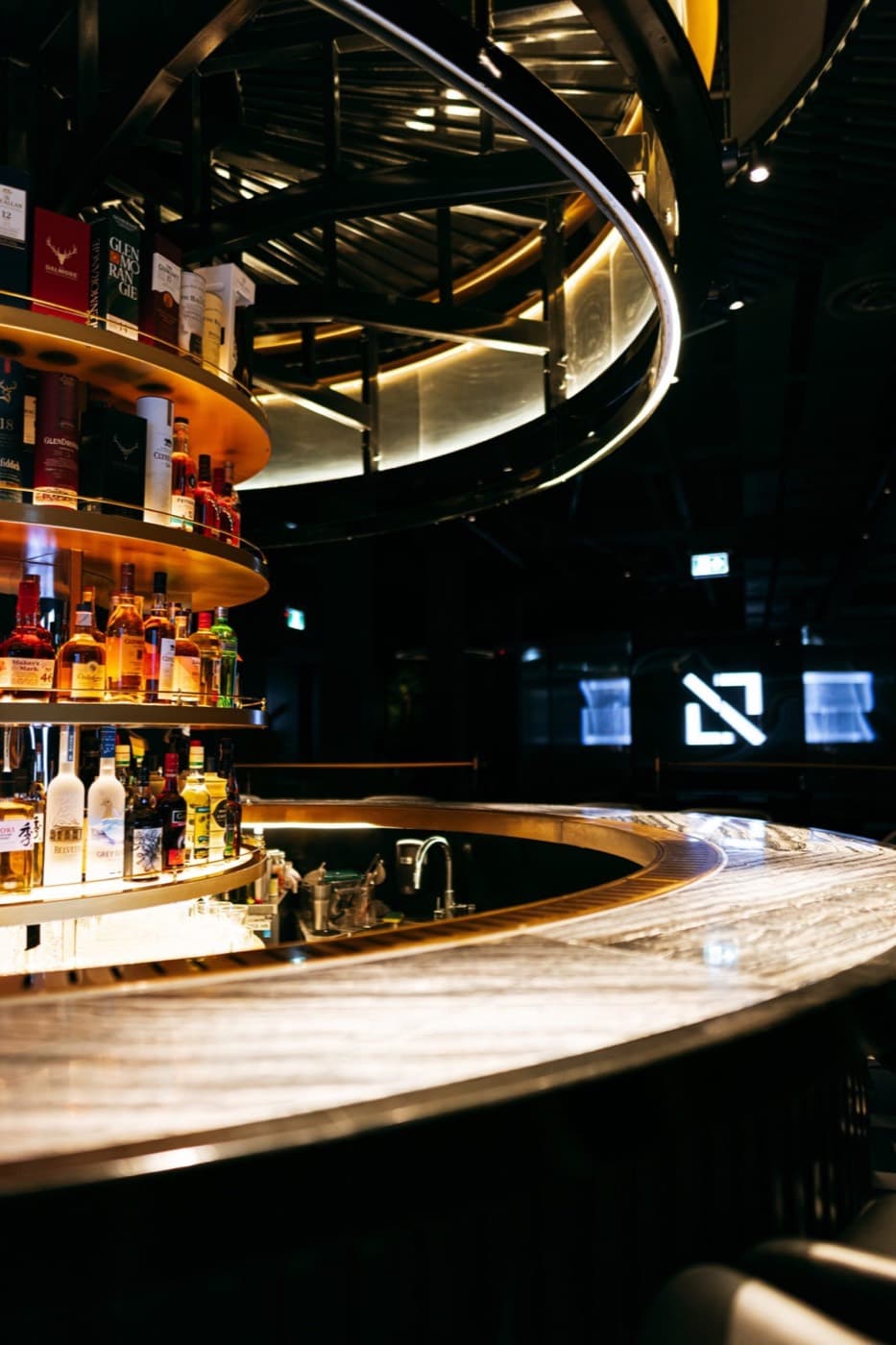 Bar 404, the room