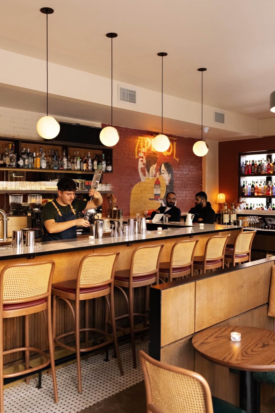 Bar Allegro, inside