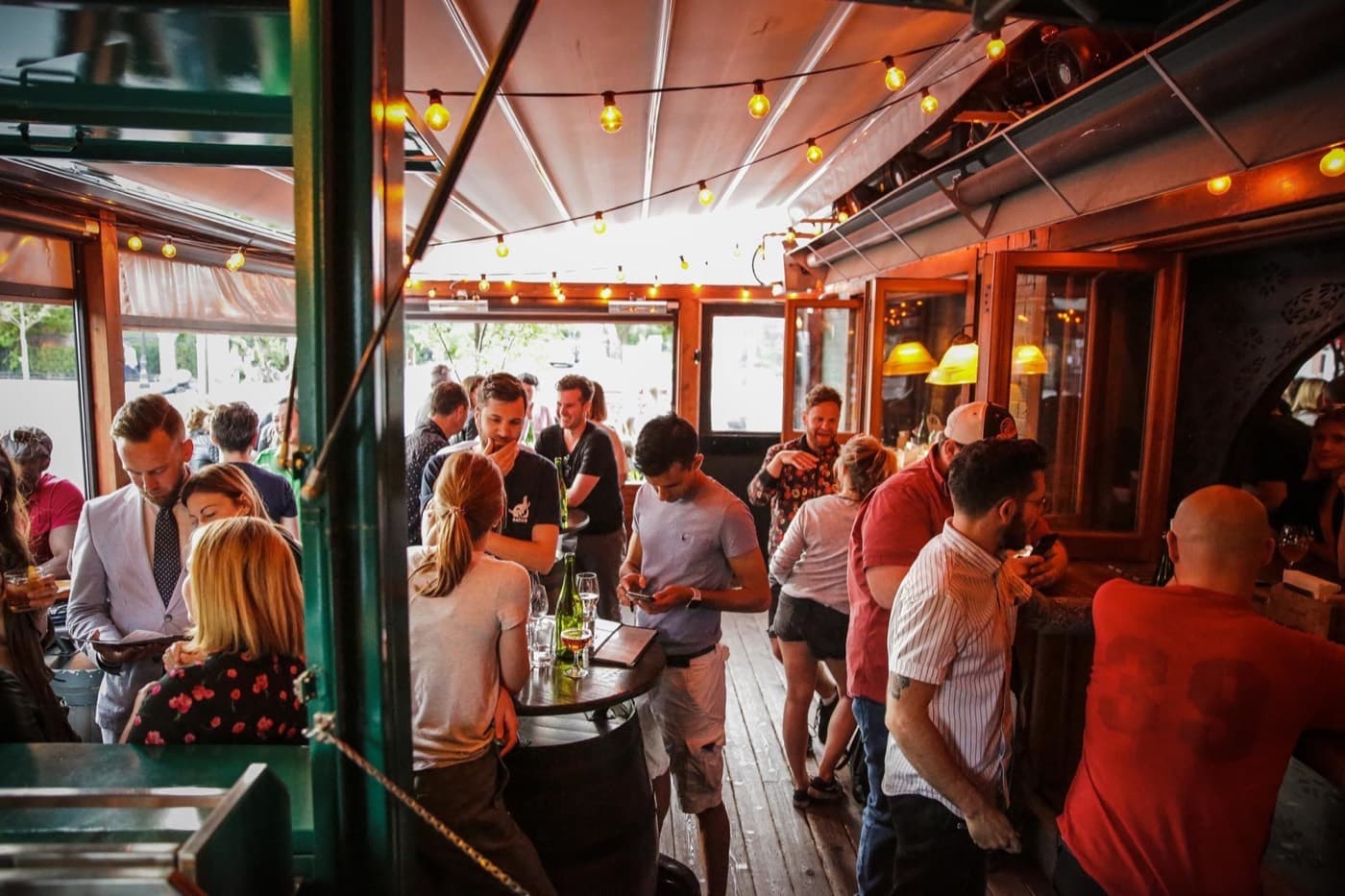 Bar Raval, a night at the venue
