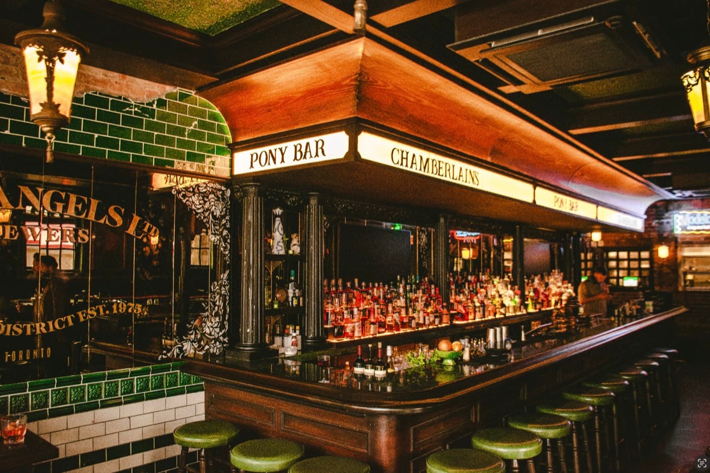 Chamberlains Pony Bar, the room