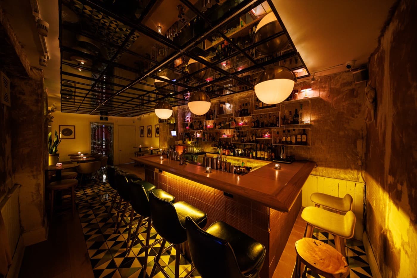 Gift Shop, the room