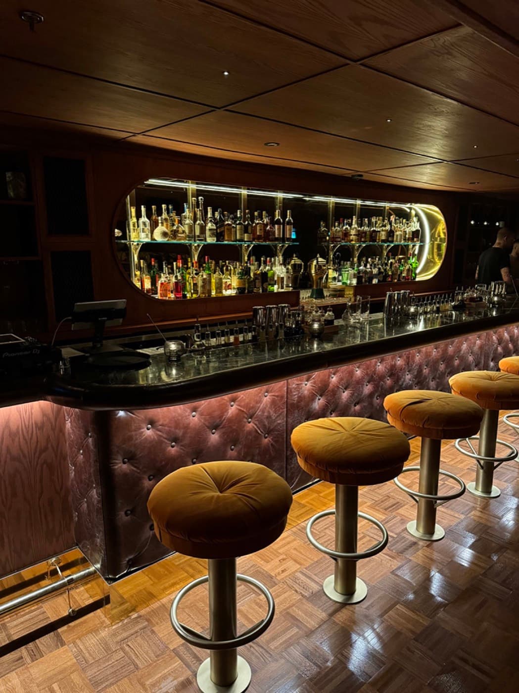 Goodnight Cocktail Club, the room