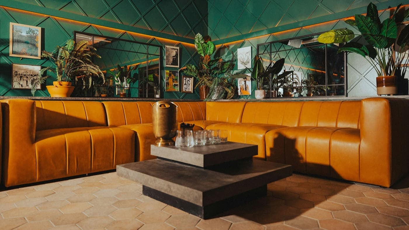 Isabelle's, inside