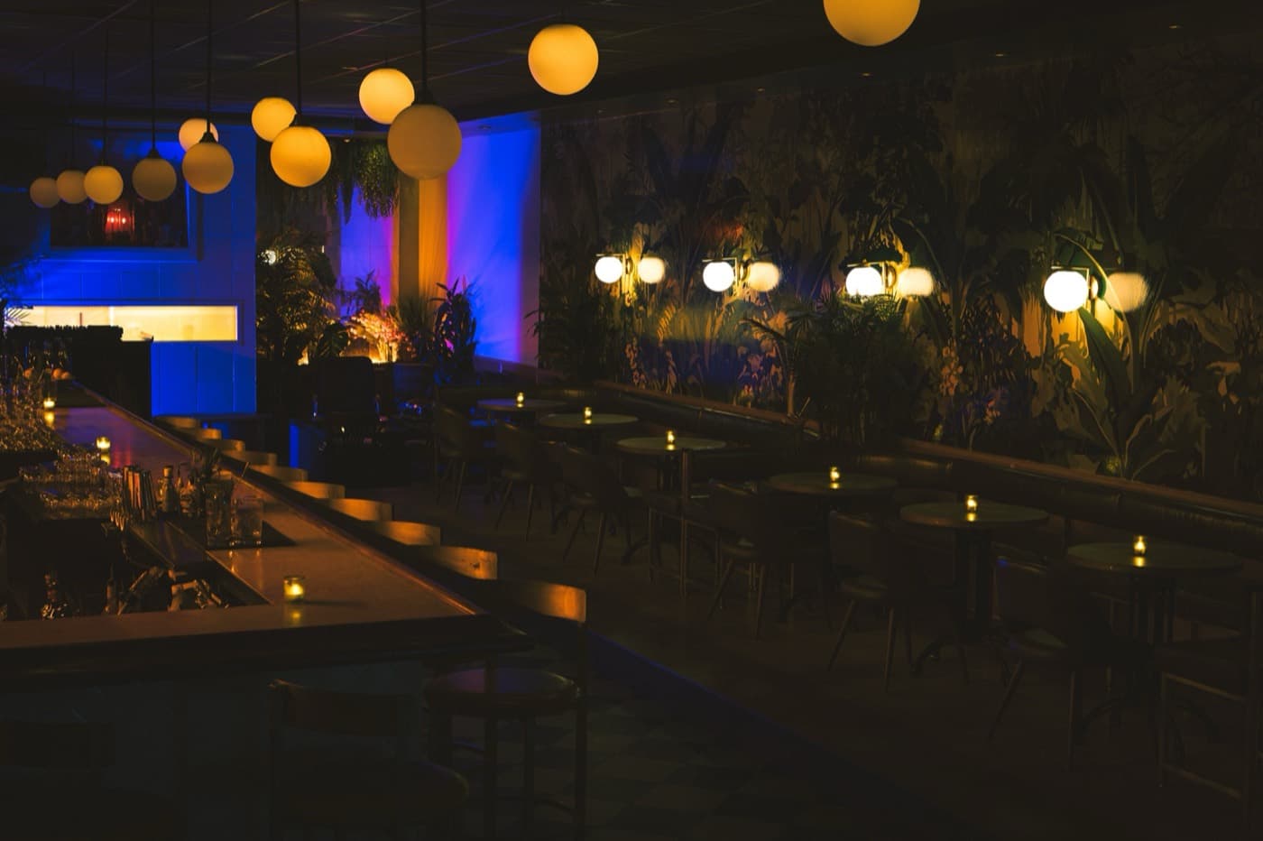 Mahjong Bar, the room