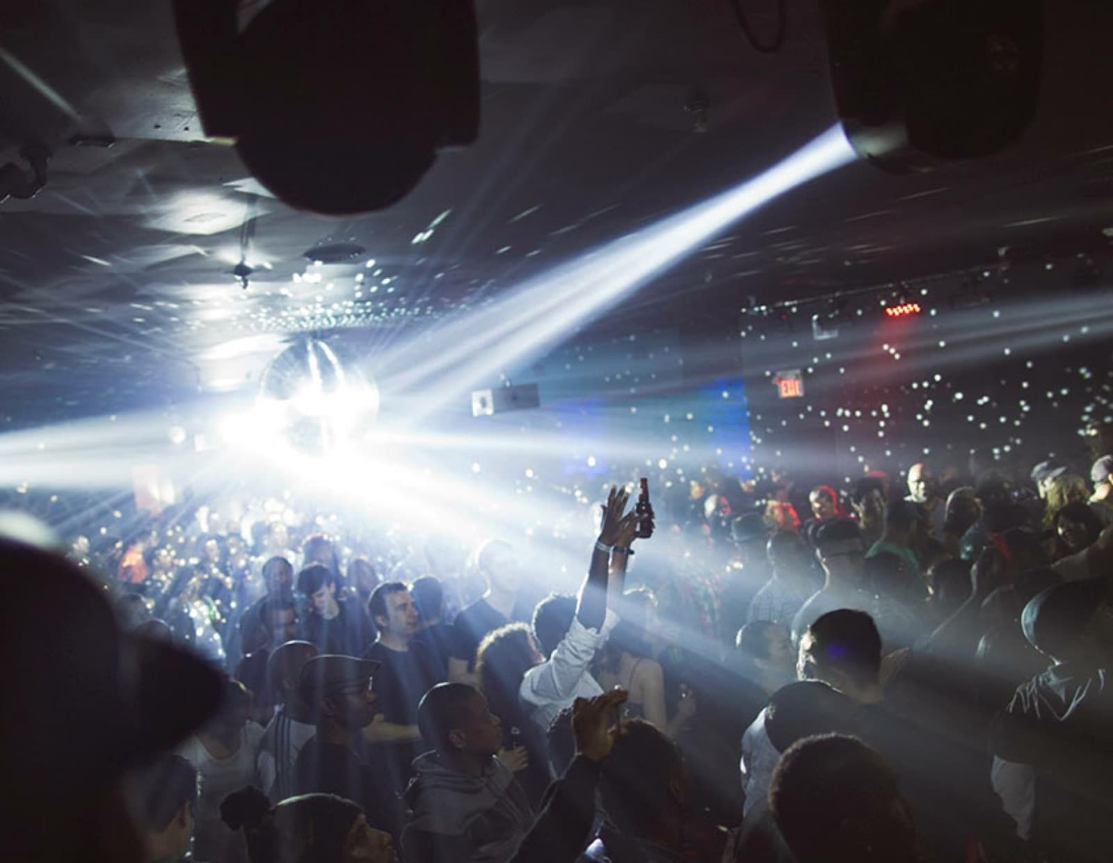 Light beams over the crowd on Nest's dance floor