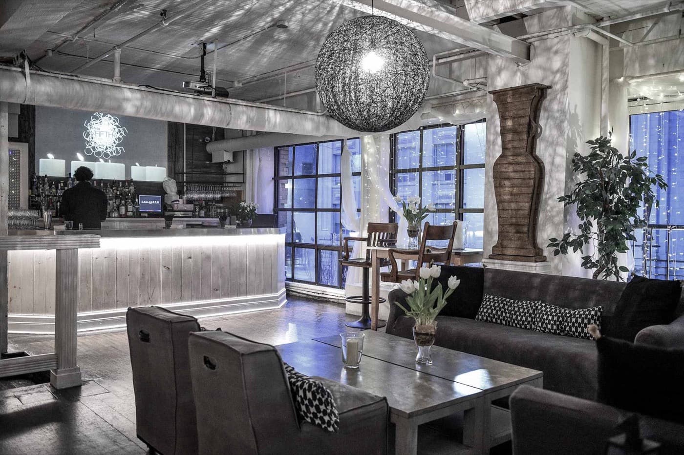 The Fifth Social Club, the room